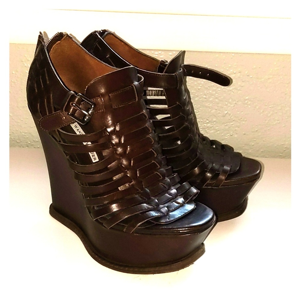 Vera Wang Wedges